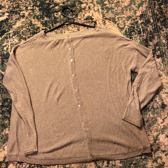 Button up - Picture 1 of 6